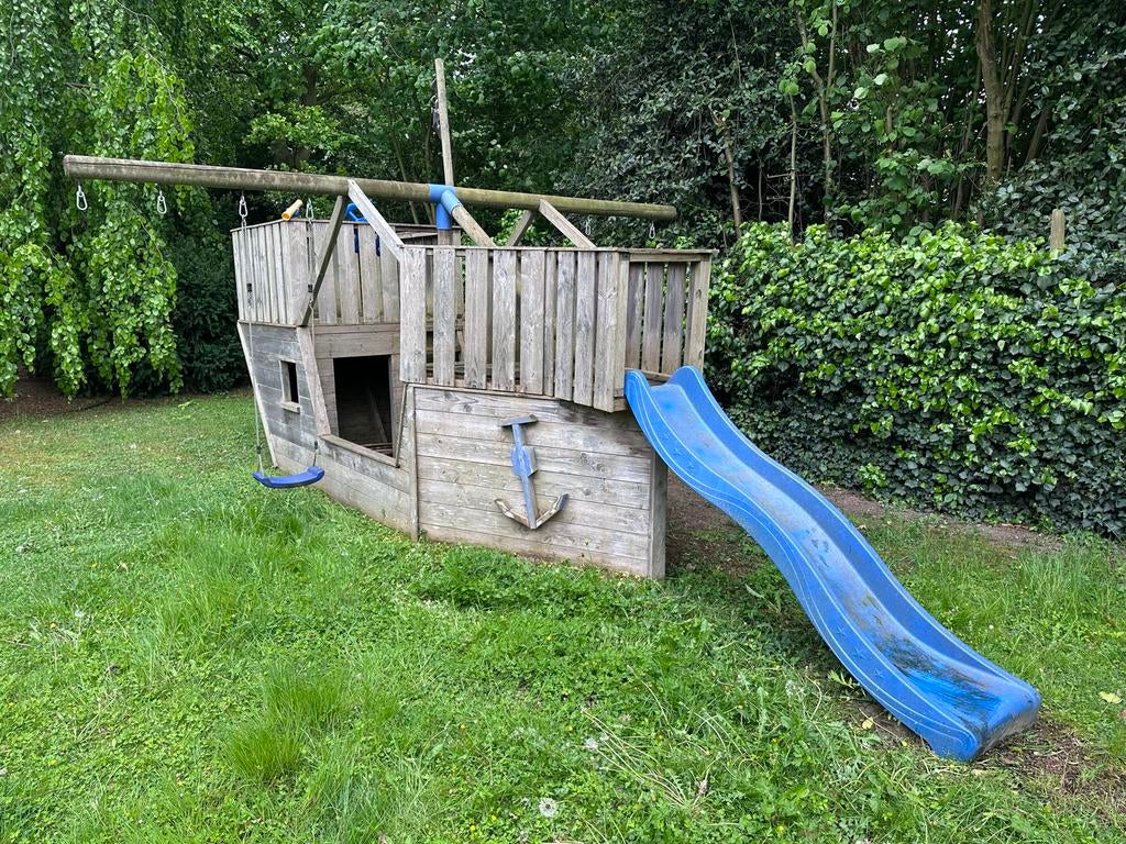 Houten piratenschip speeltoestel met schommels en glijbaan, Ophalen, Gebruikt, Schommel