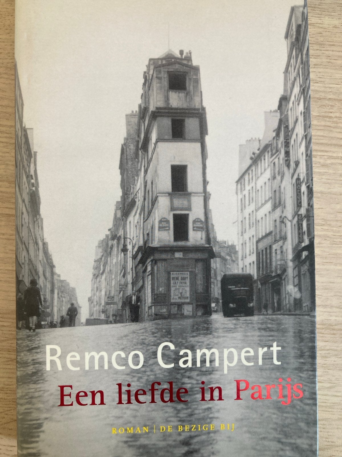 Remco Campert - Een liefde in Parijs, Ophalen of Verzenden, Gelezen, Nederland