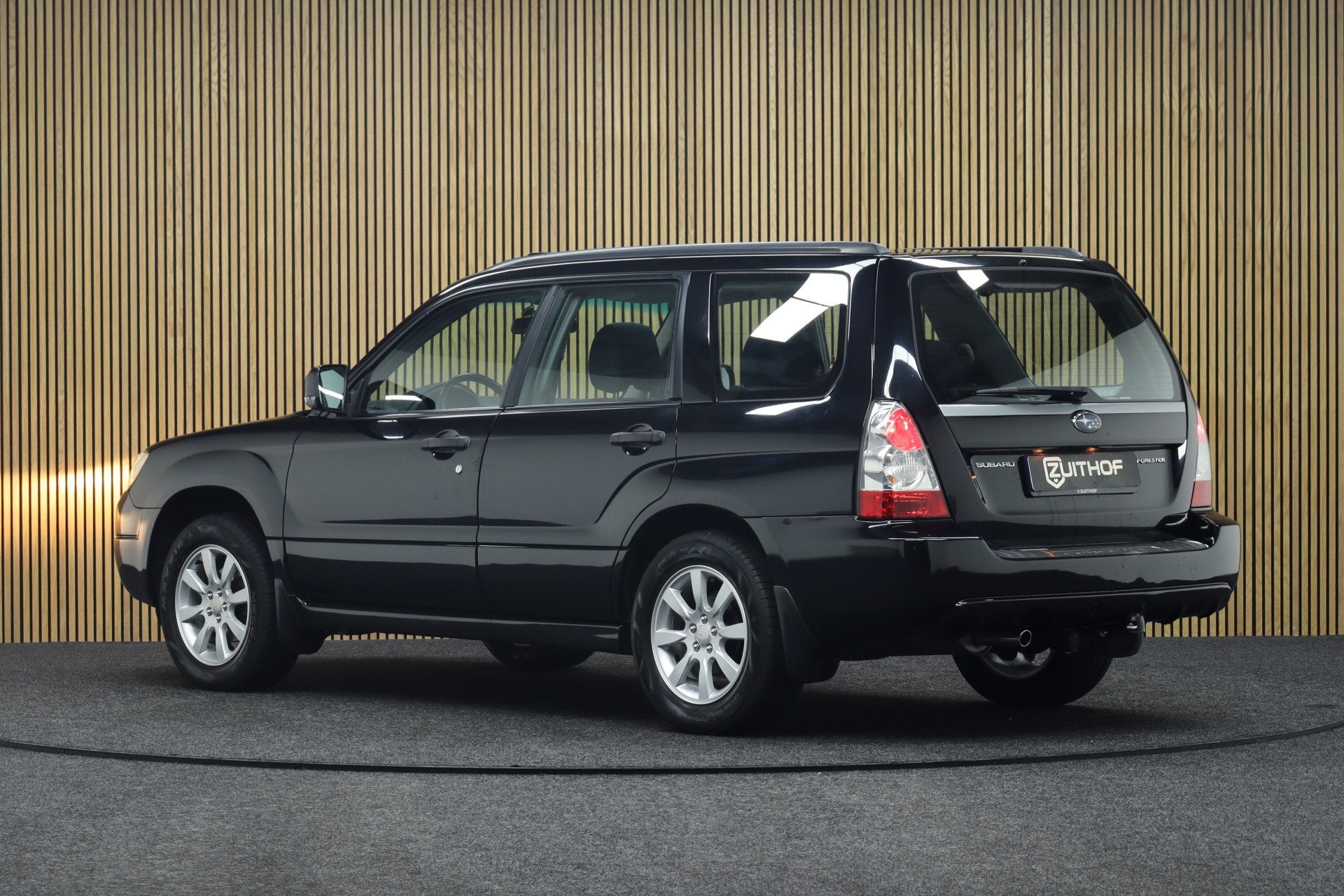 Subaru Forester 2.0 X Luxury Pack AWD Automaat | 1-ste Eigen, Dealer onderhouden, Gebruikt, Zwart, 4 cilinders