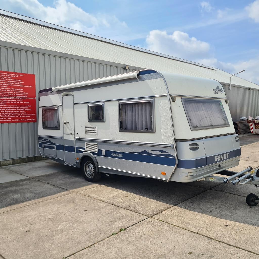 Complete caravan Fendt 150 platin 2004, Caravans en Kamperen, Caravans, Particulier, tot en met 4, 1000 - 1250 kg, Rondzit, Fendt