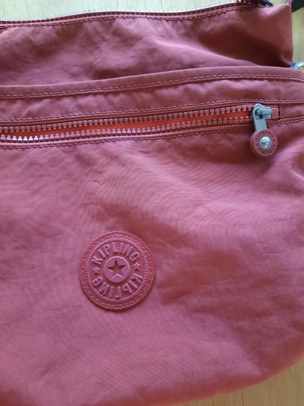 Kipling Schoudertasje - 30x26 cm met ritsvakken, Ophalen of Verzenden, Gebruikt, Overige kleuren, Schoudertasje