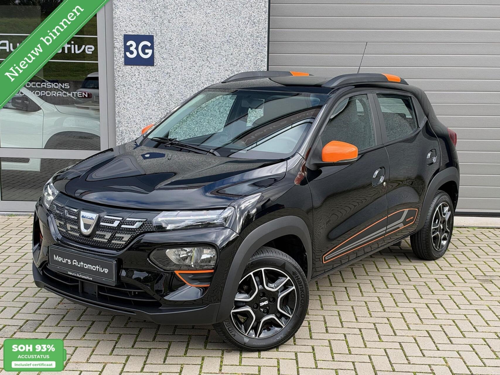 Dacia Spring Comfort Plus Snellaad SOH 93% 27 kWh/Navi/Camer, Auto's, Dealer onderhouden, Parkeercamera, Gebruikt, Zwart