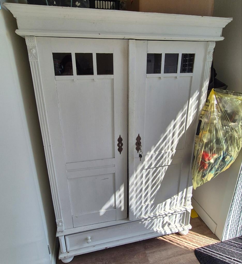 Witte kast, Ophalen, Gebruikt, 50 tot 75 cm, Met deur(en)