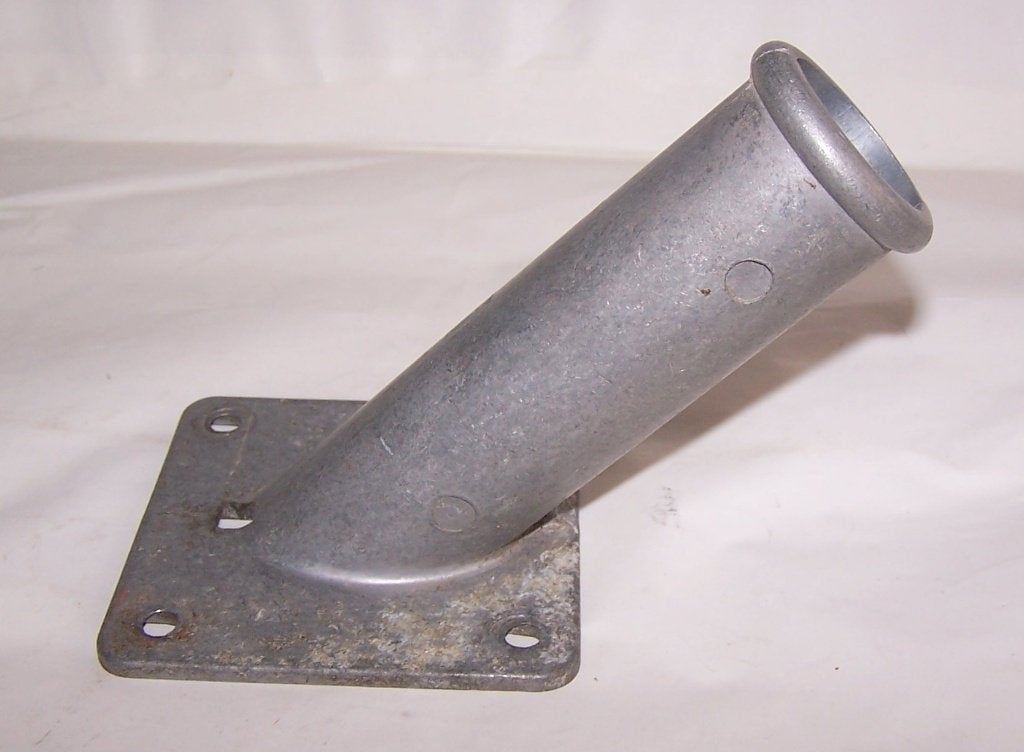Metalen vlaggestokhouder. Izgs., Diversen, Vlaggen en Wimpels, Ophalen of Verzenden, Zo goed als nieuw