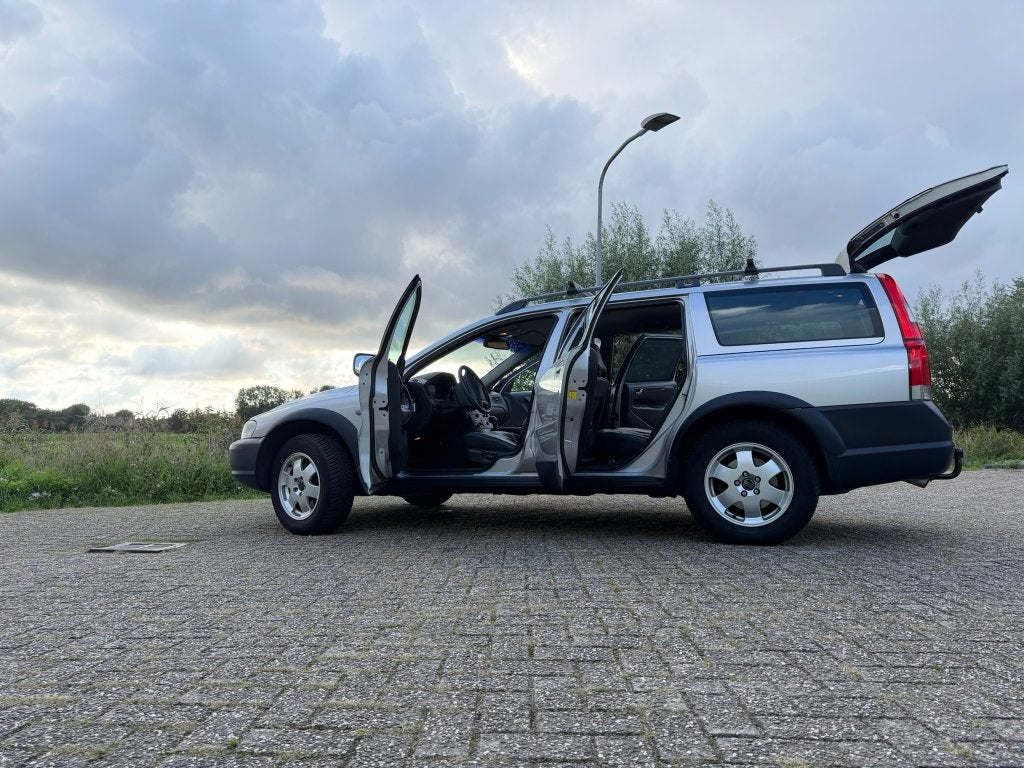 Volvo XC70 NAP, AWD, youngtimer, alles nieuw, Auto's, Automaat, 1800 kg, 1657 kg, XC70