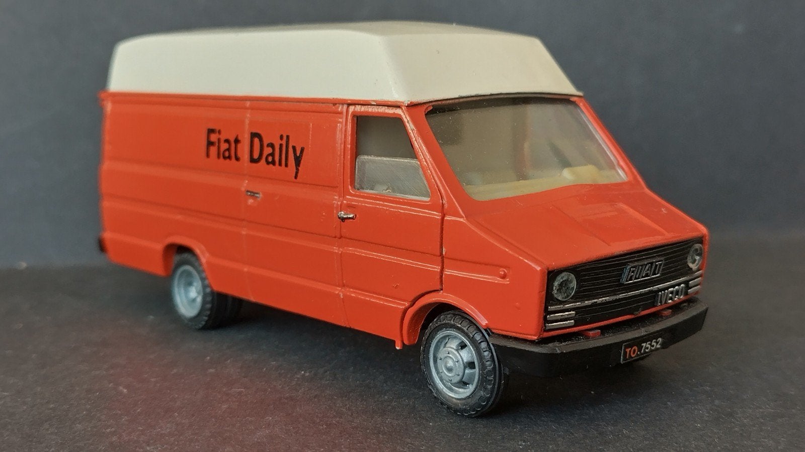 Fiat  Daily Iveco 1:43 Old Cars Pol, Overige merken, Auto, Verzenden, .