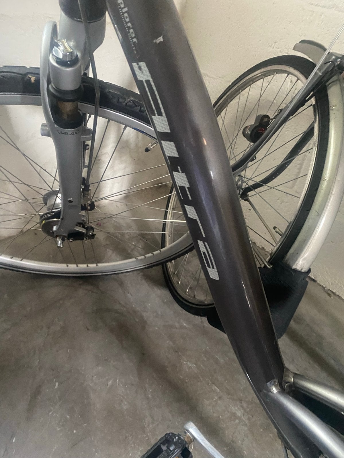 Stevige union fiets met vering en versnellingen, Ophalen, Gebruikt, Velgrem, Versnellingen