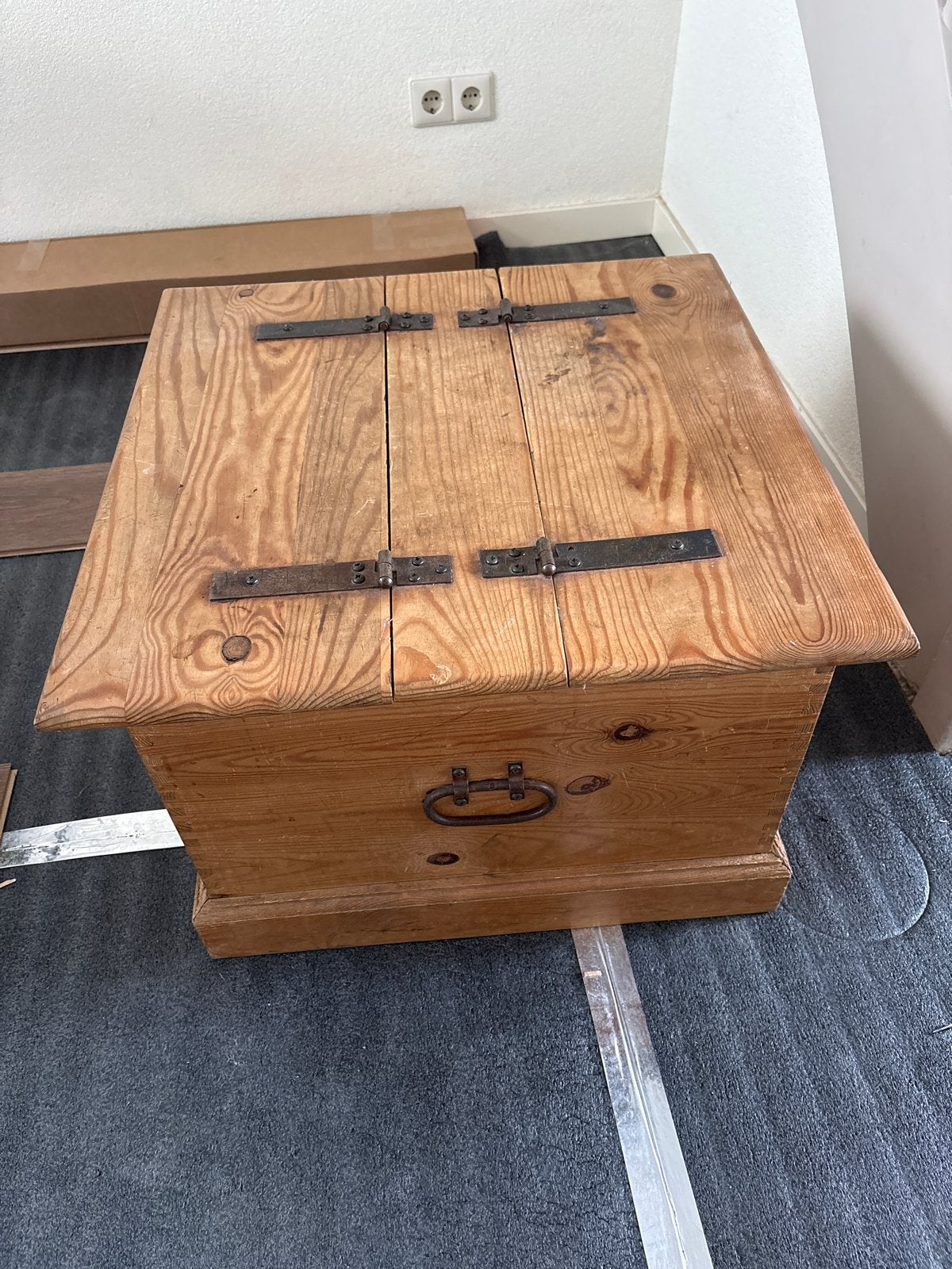Houten kist met metalen beslag, Ophalen, Gebruikt, 50 tot 100 cm, 5 – 50