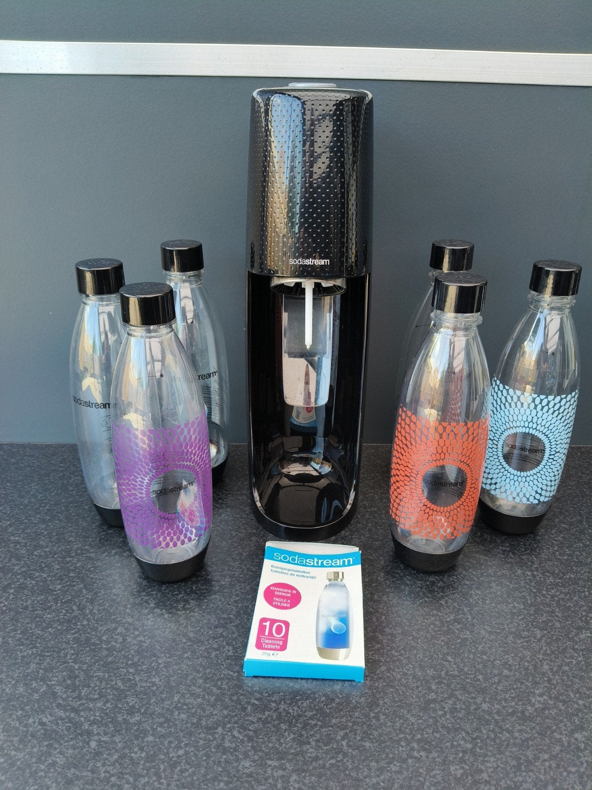 Sodastream Spirit met 6 flessen en CO2-cilinder, Witgoed en Apparatuur, Ophalen, Zo goed als nieuw
