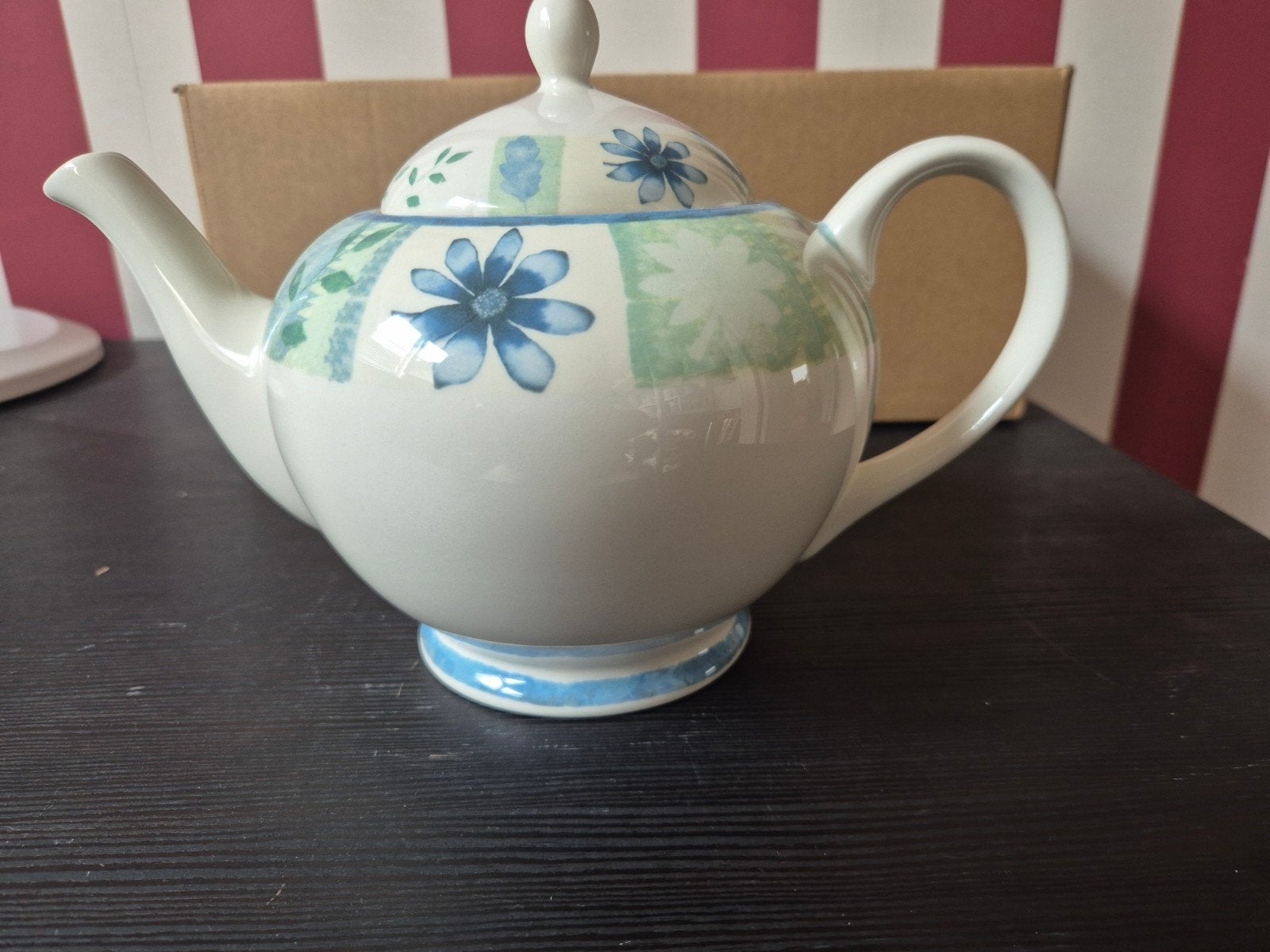 Churchill Ports of Call Sussex theepot, Huis en Inrichting, Keuken | Servies, Ophalen of Verzenden