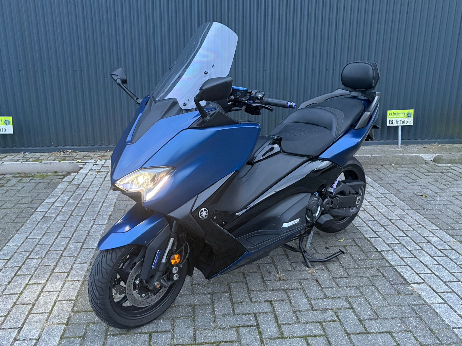 Yamaha Tmax 530 DX 2017 | Full Option | Akrapovic, Particulier, Minimaal motorrijbewijs A2, Automaat, Handvatverwarming
