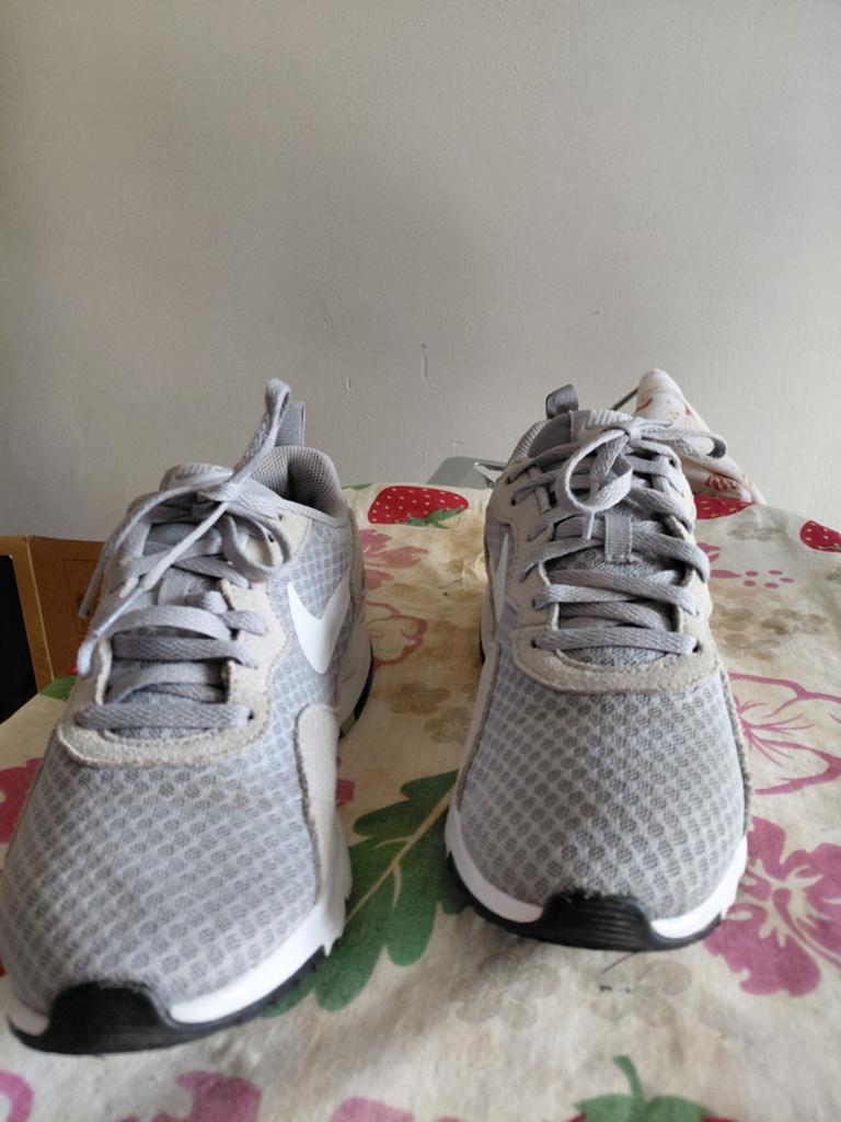 Nike sneakers grijs, maat 38,5, Nike, Ophalen of Verzenden, Sneakers of Gympen, Grijs