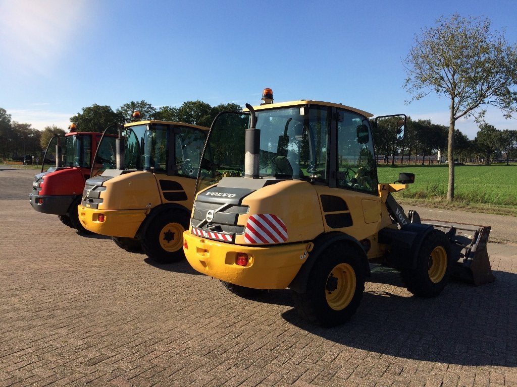 2x Volvo L25F Shovels Loaders Wielladers, Ophalen, Wiellader of Shovel