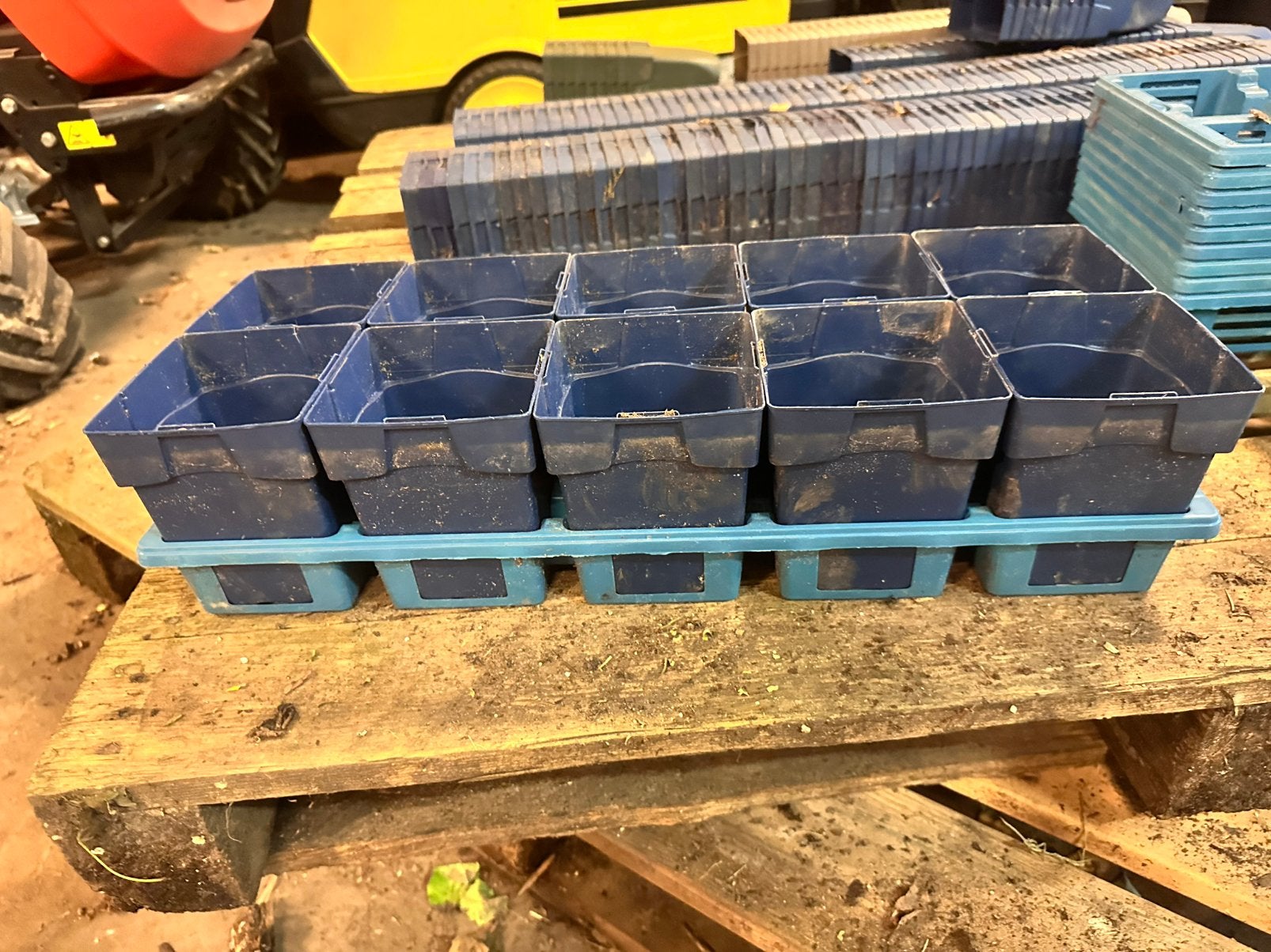 215 Gebruikte kweekpotten p11 formaat  (11x11x12,5) plastic, Ophalen, Kunststof, Rond, Zo goed als nieuw