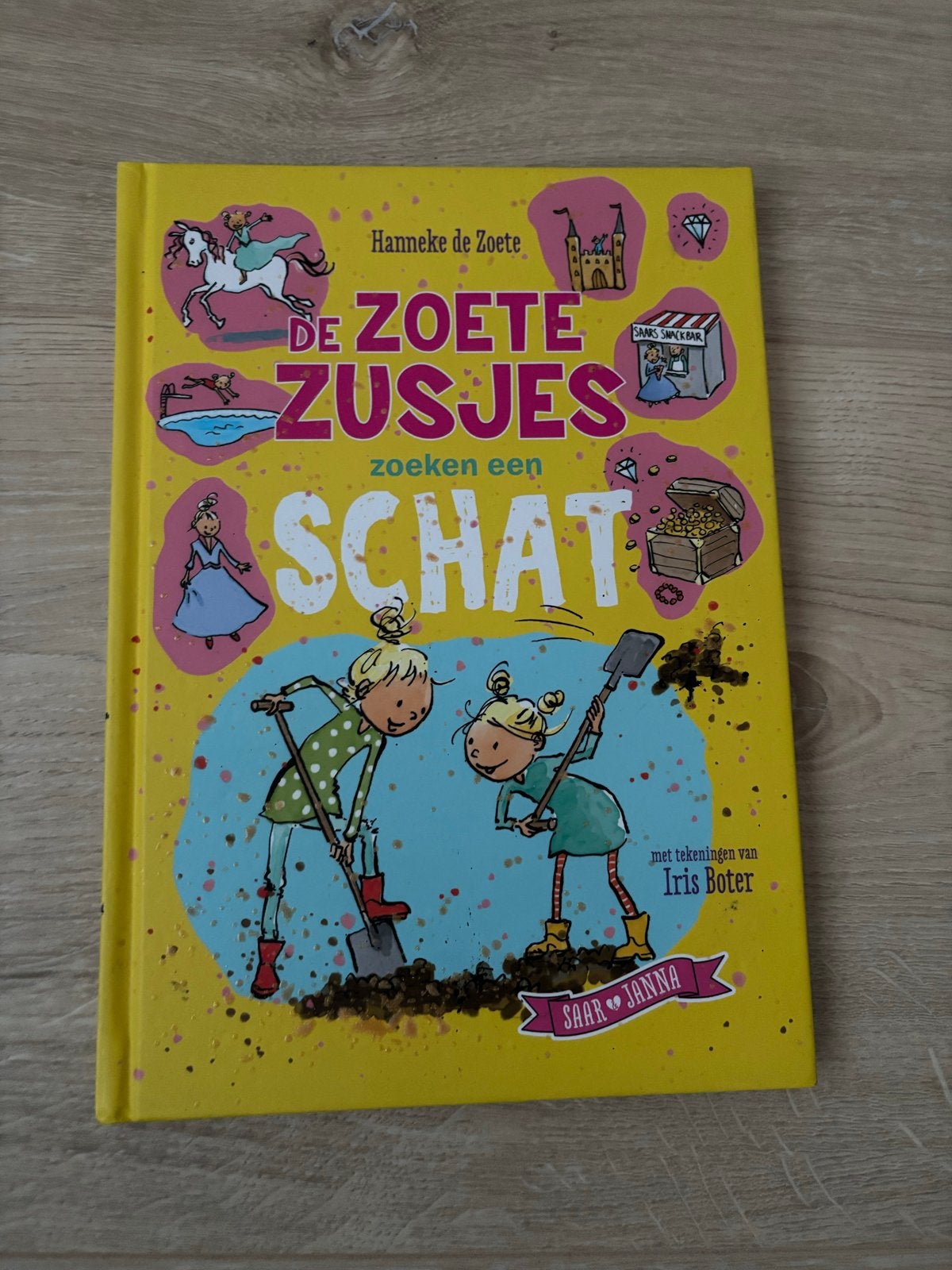 De Zoete Zusjes zoeken een schat - Hanneke de Zoete, Ophalen of Verzenden, Zo goed als nieuw, Fictie algemeen