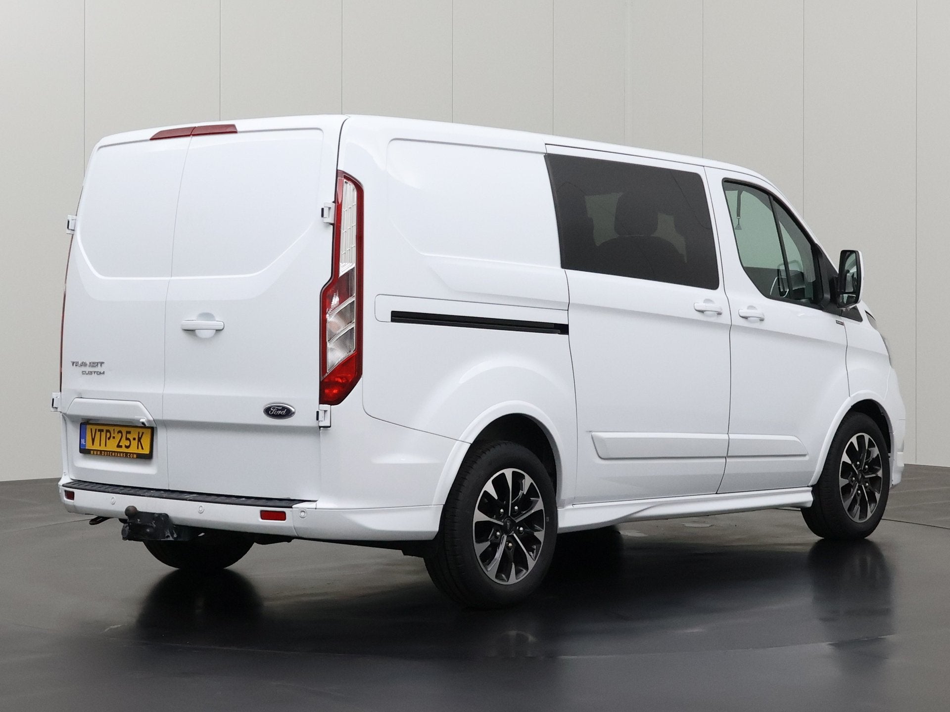 Ford Transit Custom 2.0TDCI 170PK Sport Automaat Dubbele Cab, Auto's, 15 km/l, Euro 6, 4 cilinders, Wit