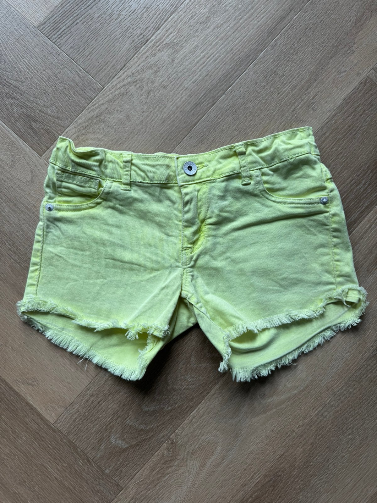 Blue System fel gele korte broek maat 146, Ophalen of Verzenden, Gebruikt, Meisje, Broek