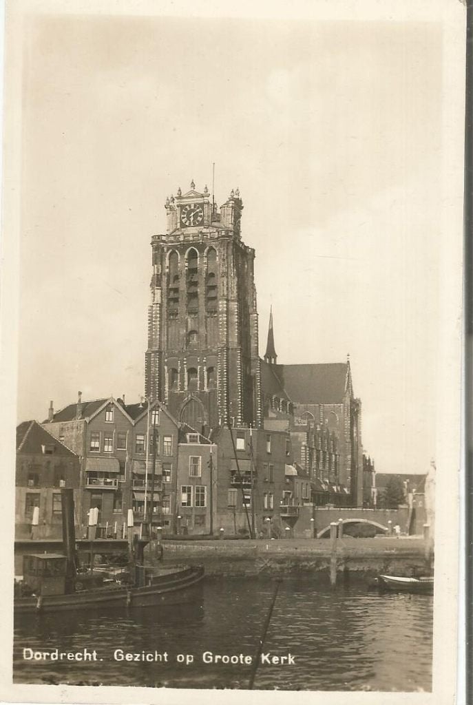 Dordrecht Groote Kerk en stoomsleepboot ca 1940, Verzenden, 1920 tot 1940, Ongelopen, Zuid-Holland