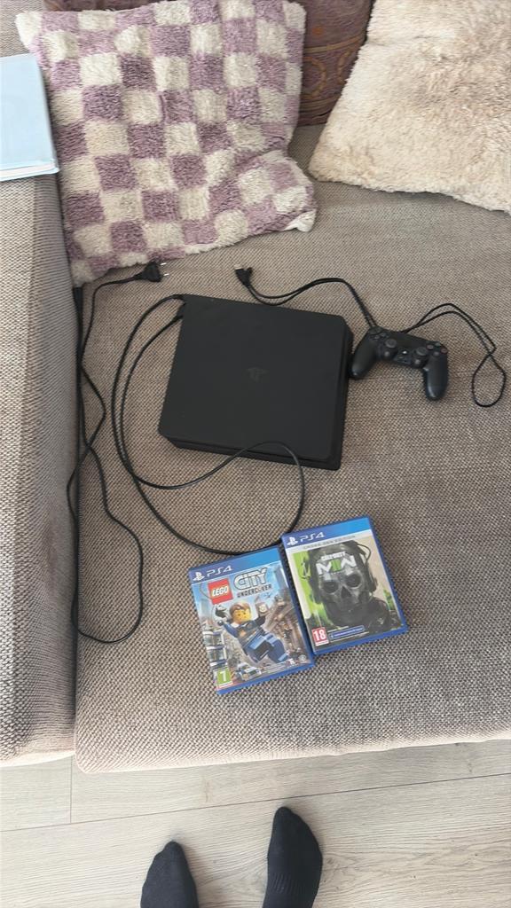 Ps4 met call of duty en lego city undercover+snoeren, Spelcomputers en Games, Games | Sony PlayStation 4, Online, Vanaf 18 jaar