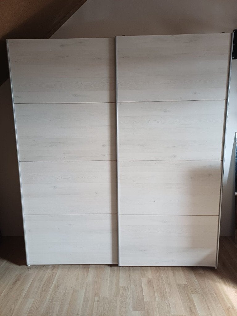 Grote kast met 2 schuifdeuren met legplank en hanggedeelte, Ophalen, Met deur(en), 200 cm of meer, 150 tot 200 cm