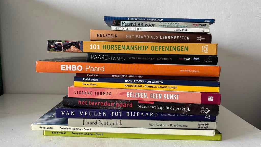 Paardenboeken, 9 stuks (emiel voest, ehbo, horsemanship enz, Ophalen of Verzenden, Zo goed als nieuw, Paarden of Pony's