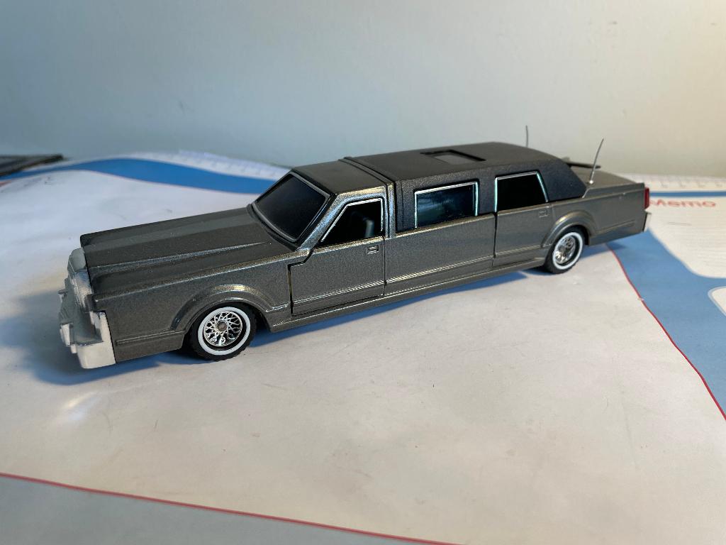 USA Limousine Majorette schaal 1/32, Ophalen of Verzenden, Zo goed als nieuw, Auto, Overige merken
