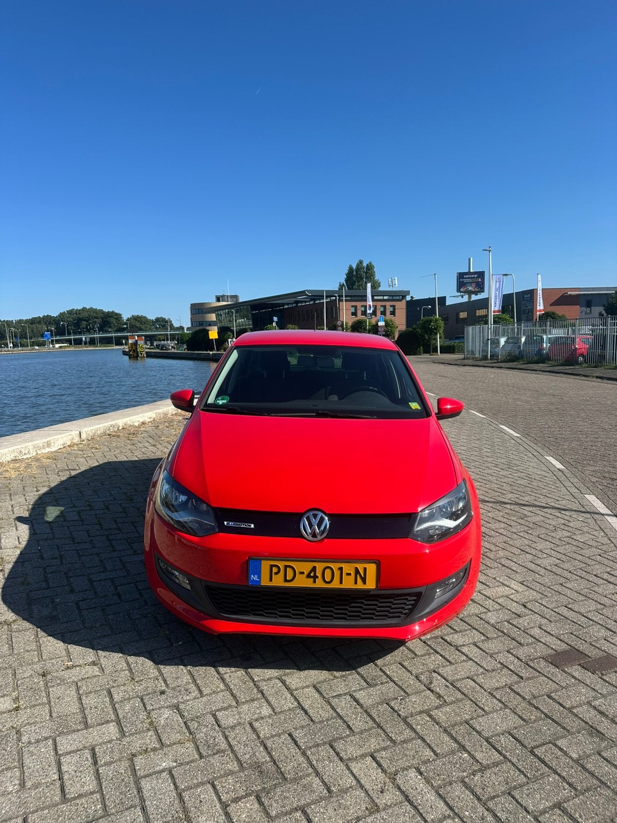 Volkswagen Polo 1.0 TSI 95PK 5D Bluemotion 2017 Rood, Voorwielaandrijving, Dealer onderhouden, Stof, 40 €/maand