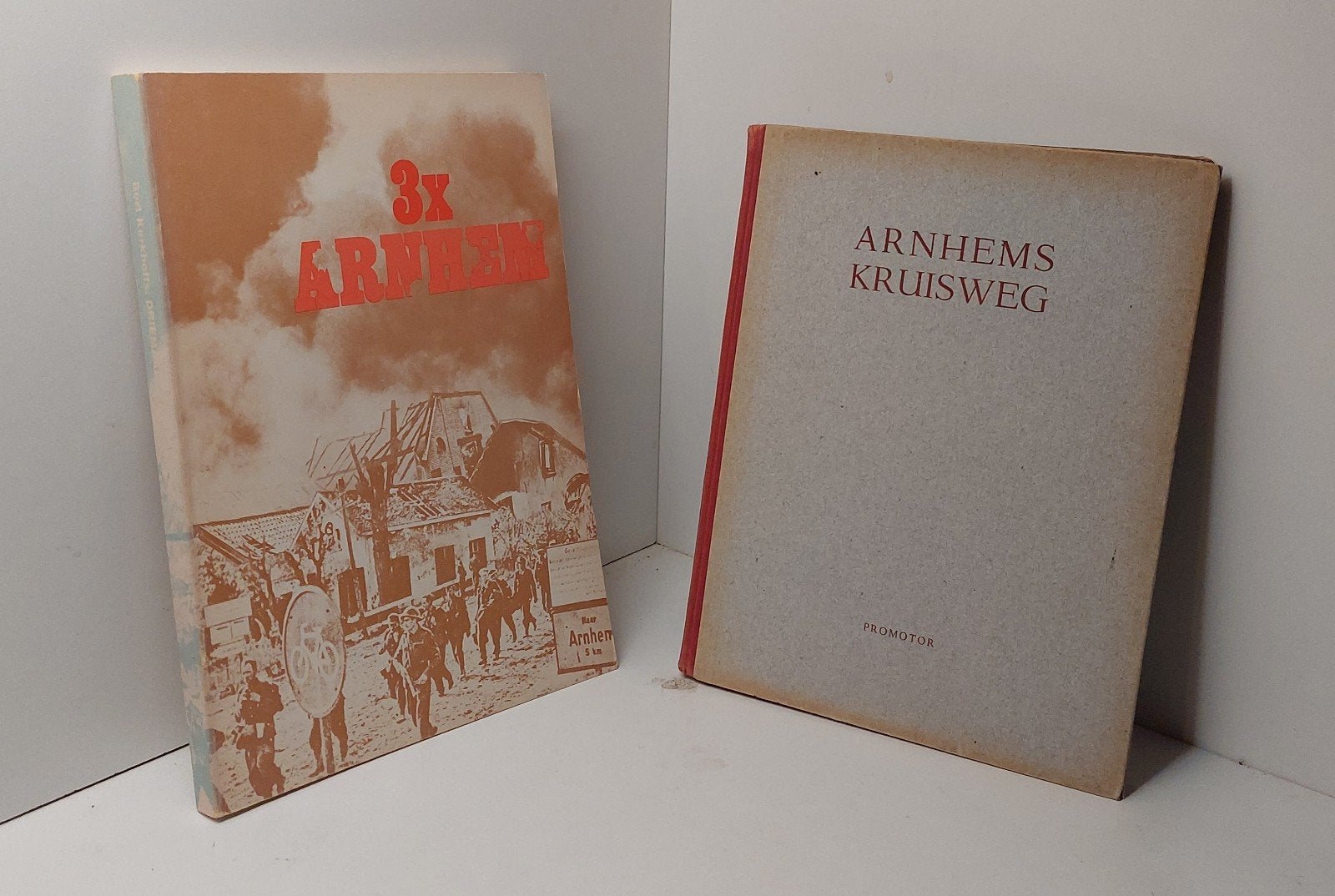 Arnhem Oorlog WO II: 3x Arnhem en Arnhems Kruisweg, Ophalen of Verzenden, Gelezen