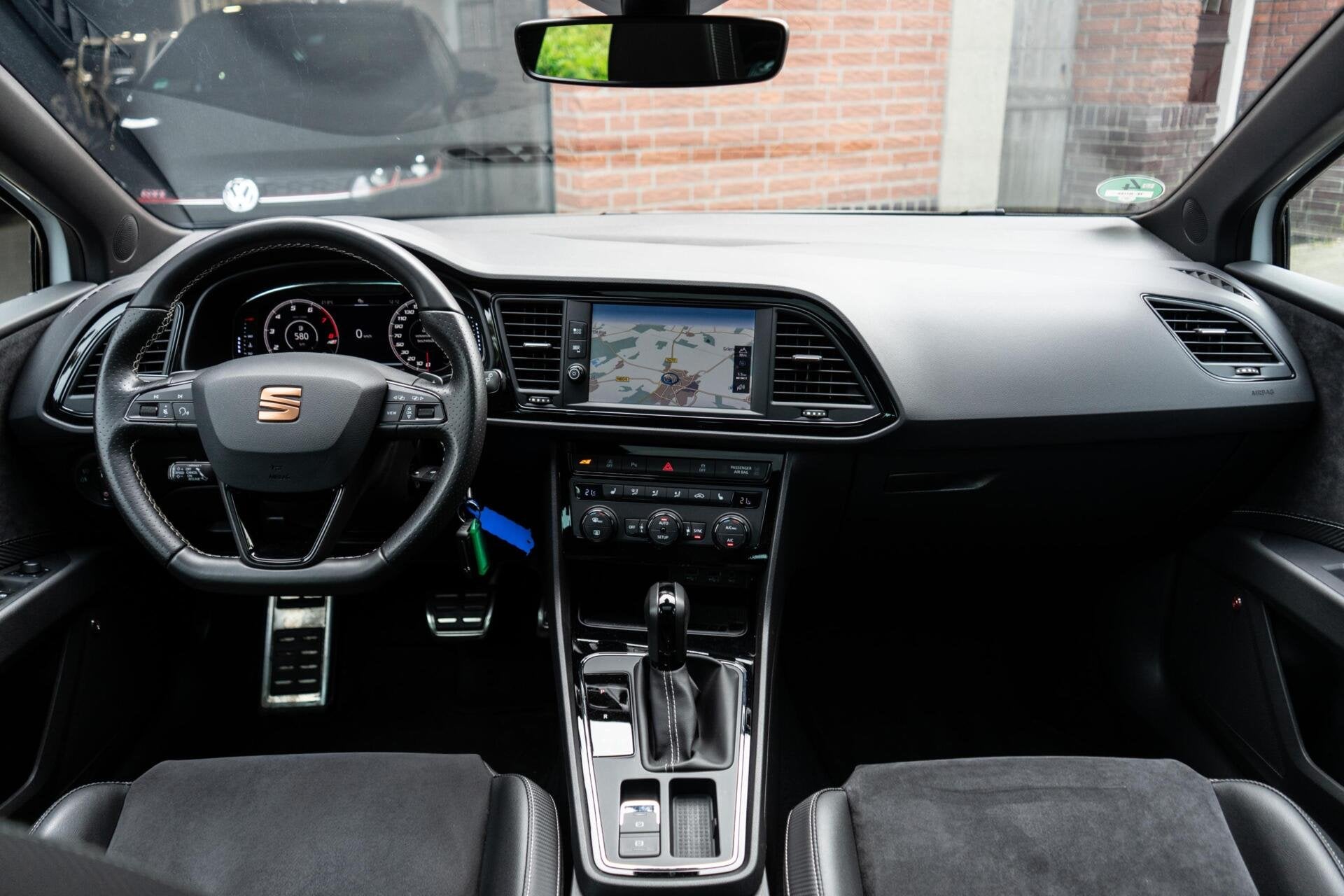 Seat Leon 2.0 TSI CUPRA Pano / DCC / Beats, 15 km/l, Gebruikt, Zwart, 4 cilinders