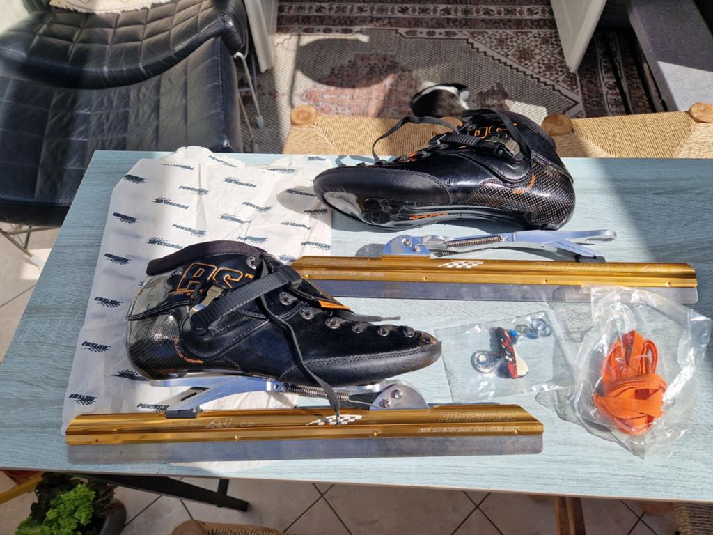 Powerslide finishline klapschaats Maat 44 showmodel, Sport en Fitness, Schaatsen, Ophalen, Nieuw, Noren, Klapschaats