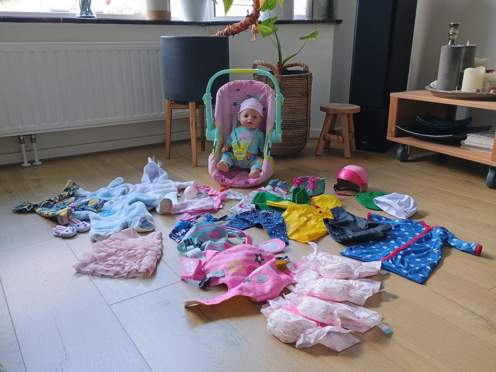 Baby born, met maxi-cosi, draagzak en kleding, Ophalen of Verzenden, Gebruikt, Babypop