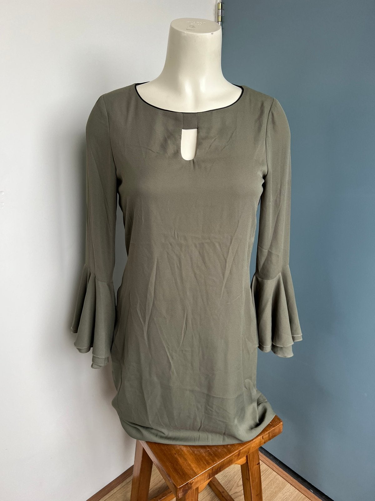 Freebird mosgroen jurkje uitlopende mouwen s dounia, Kleding | Dames, Ophalen of Verzenden, Zo goed als nieuw, Knielengte, X