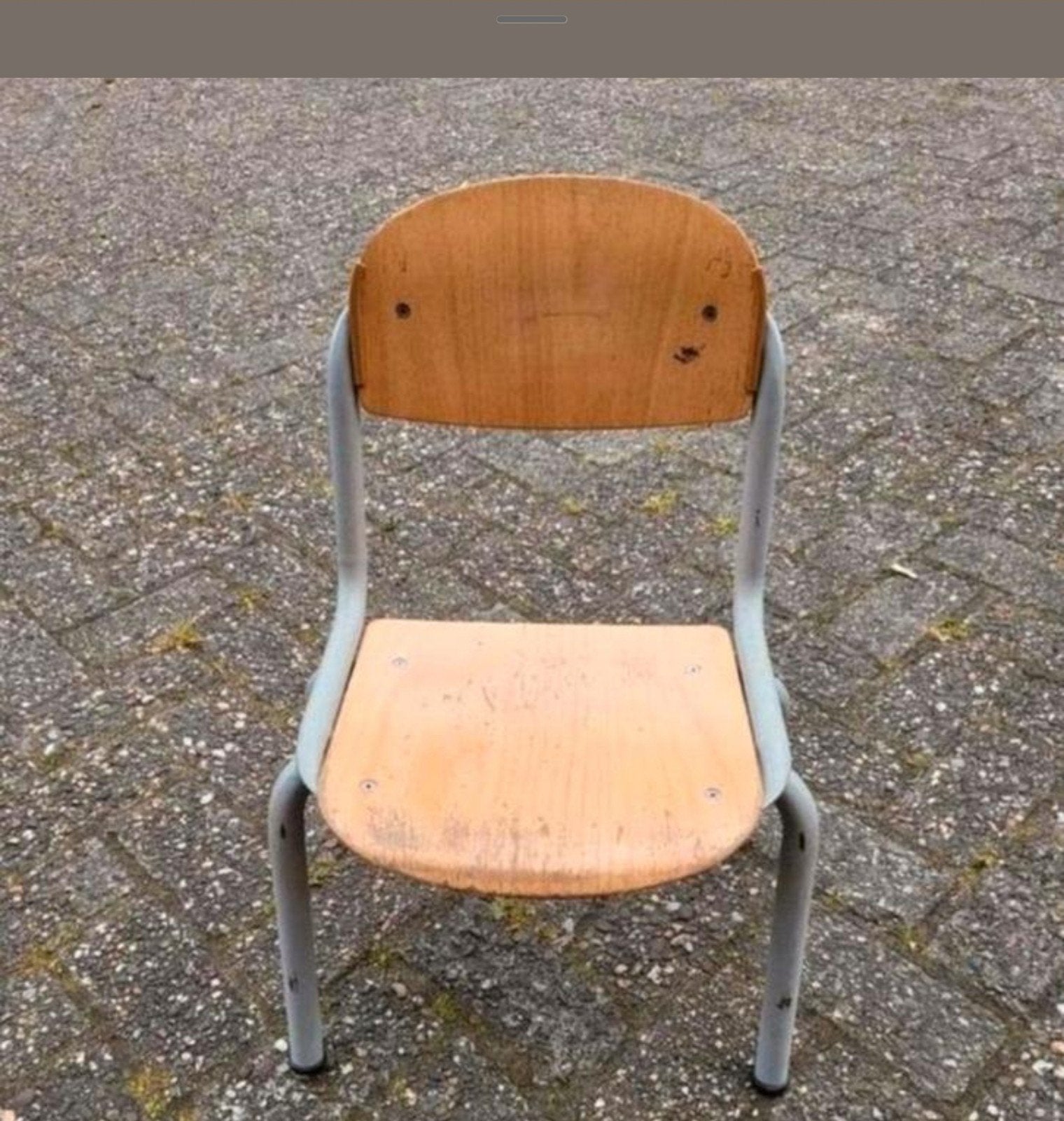 Vintage houten kinderstoeltje stapelbaar, Huis en Inrichting, Stoelen, Gebruikt, Vijf, Zes of meer stoelen, Bruin, Ophalen