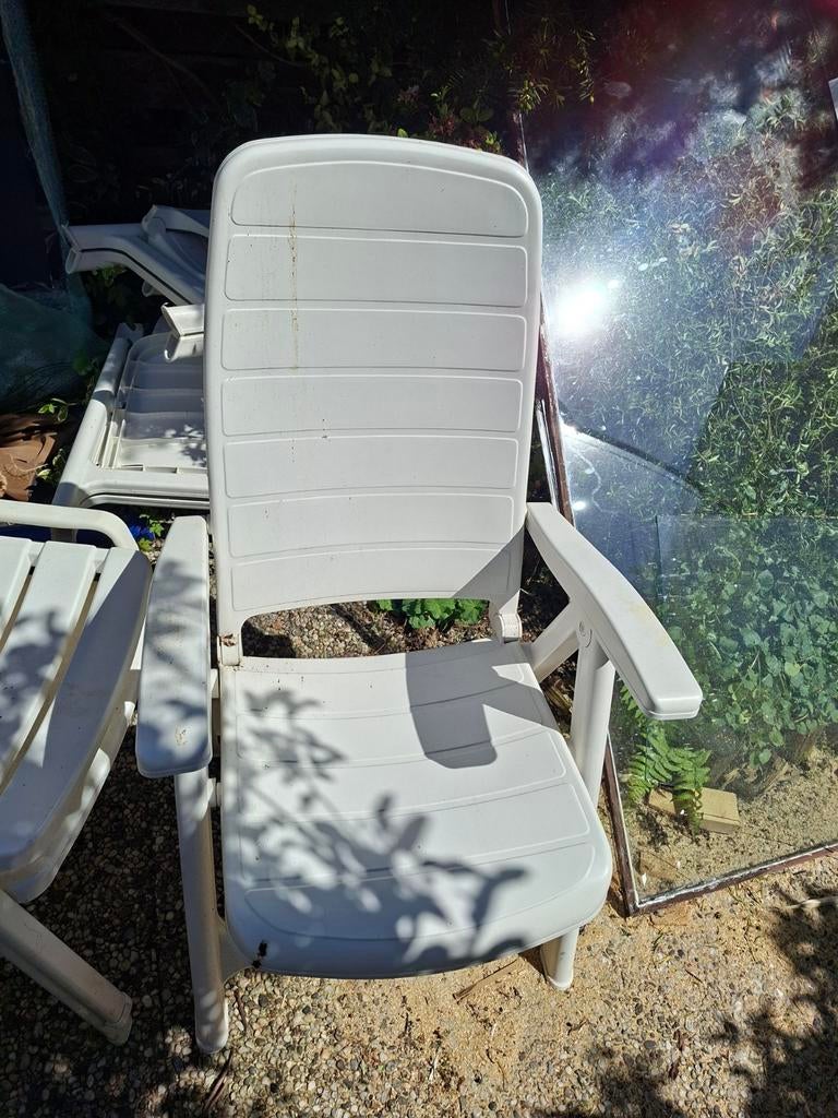 Tuinset: Tafel, 2 krukken, 4 klapstoelen en 4normale stoelen, Ophalen of Verzenden, Gebruikt