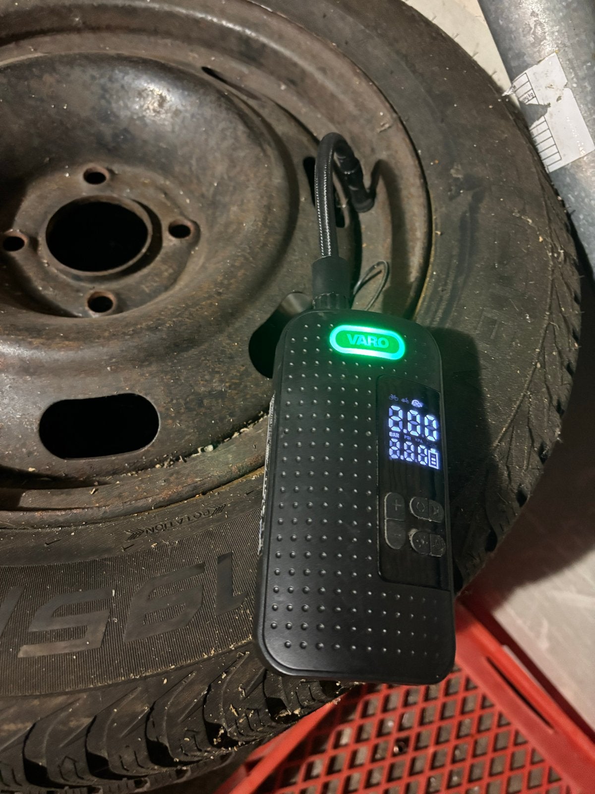 Vredestein winterbanden op stalen velg 195/65 R15, Ophalen, Gebruikt