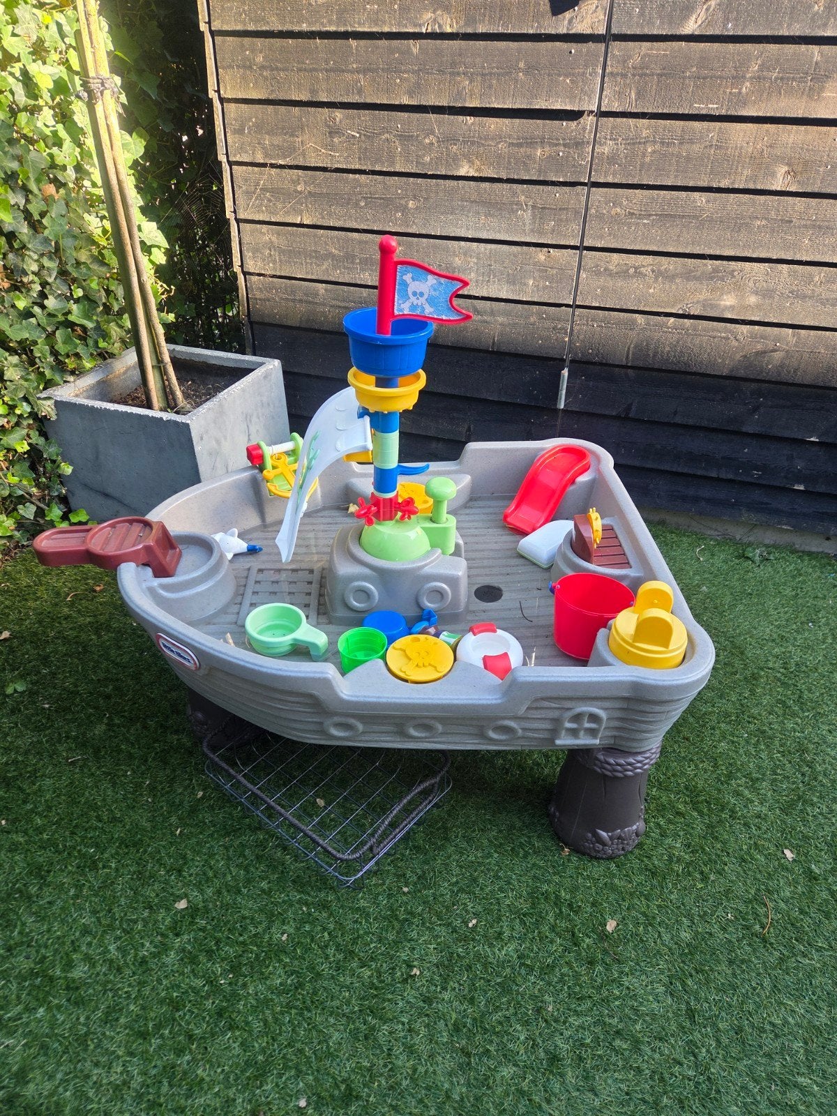 Little Tikes Watertafel Piraat met accessoires, Kinderen en Baby's, Speelgoed | Buiten | Los speelgoed, Ophalen, Zo goed als nieuw