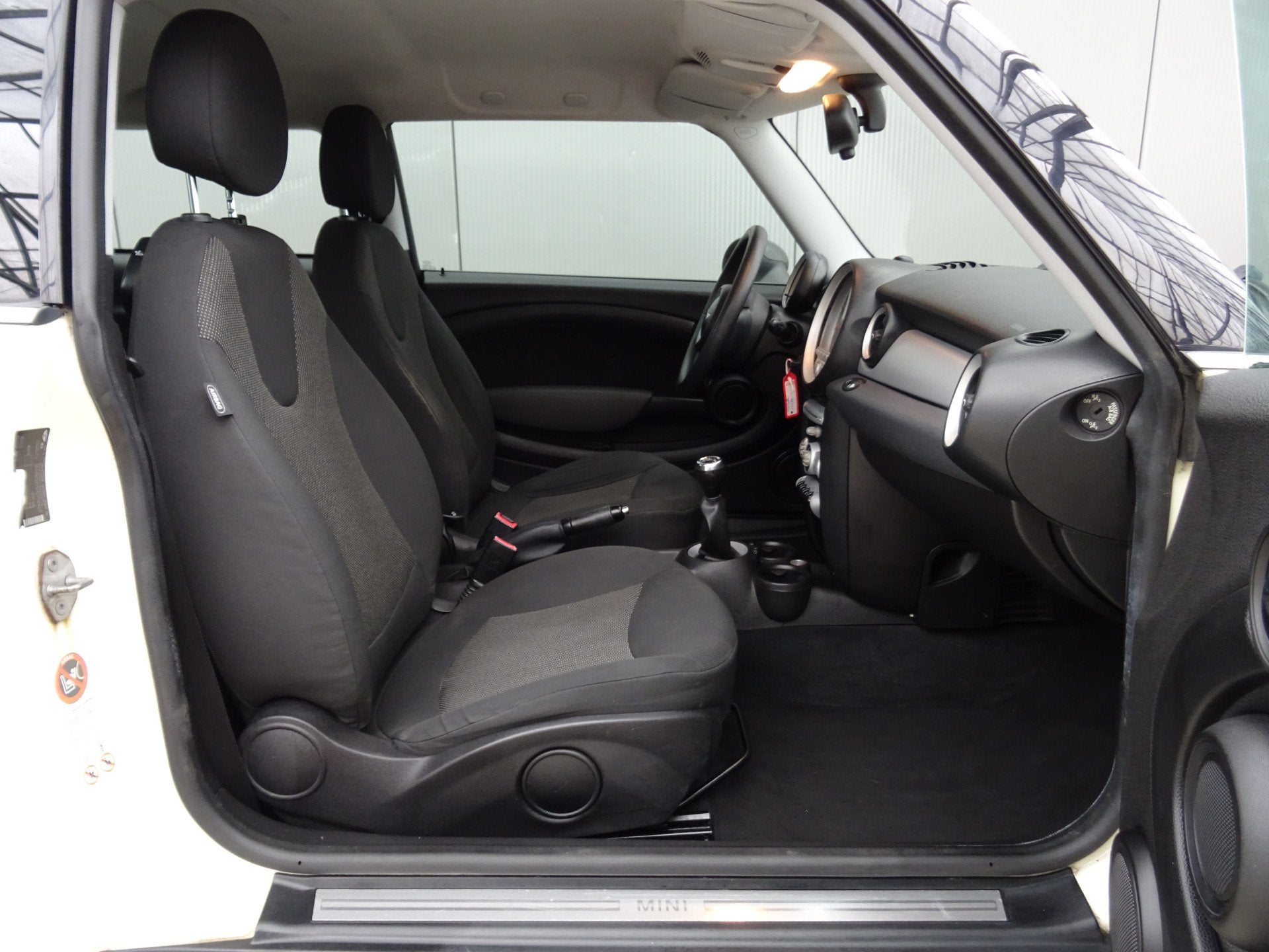 MINI Mini 1.6 One * NIEUWE KOPPELING & KETTING ! (bj 2010), Auto's, Voorwielaandrijving, Euro 5, 4 cilinders, 4 stoelen