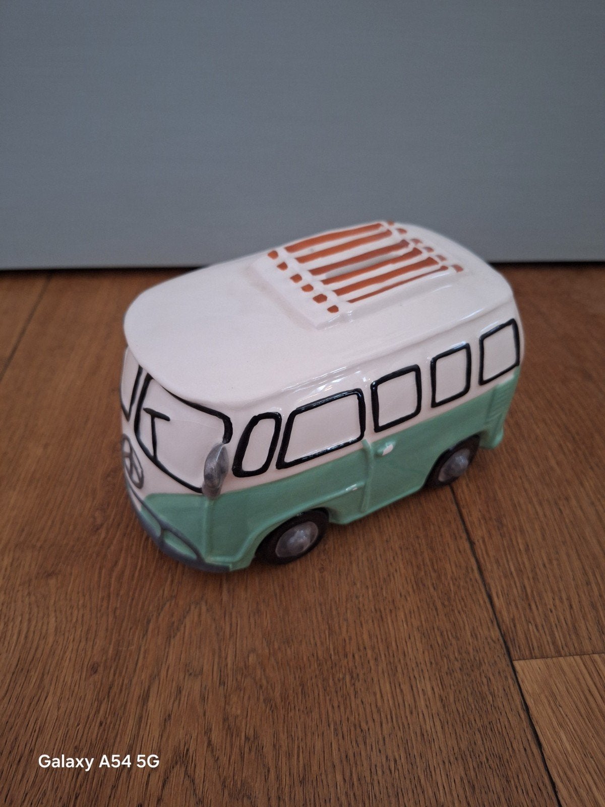 Leuke spaarpot in de vorm van een VW busje, Verzamelen, Spaarpotten, Ophalen, Zo goed als nieuw, Steen, Aardewerk of Keramiek