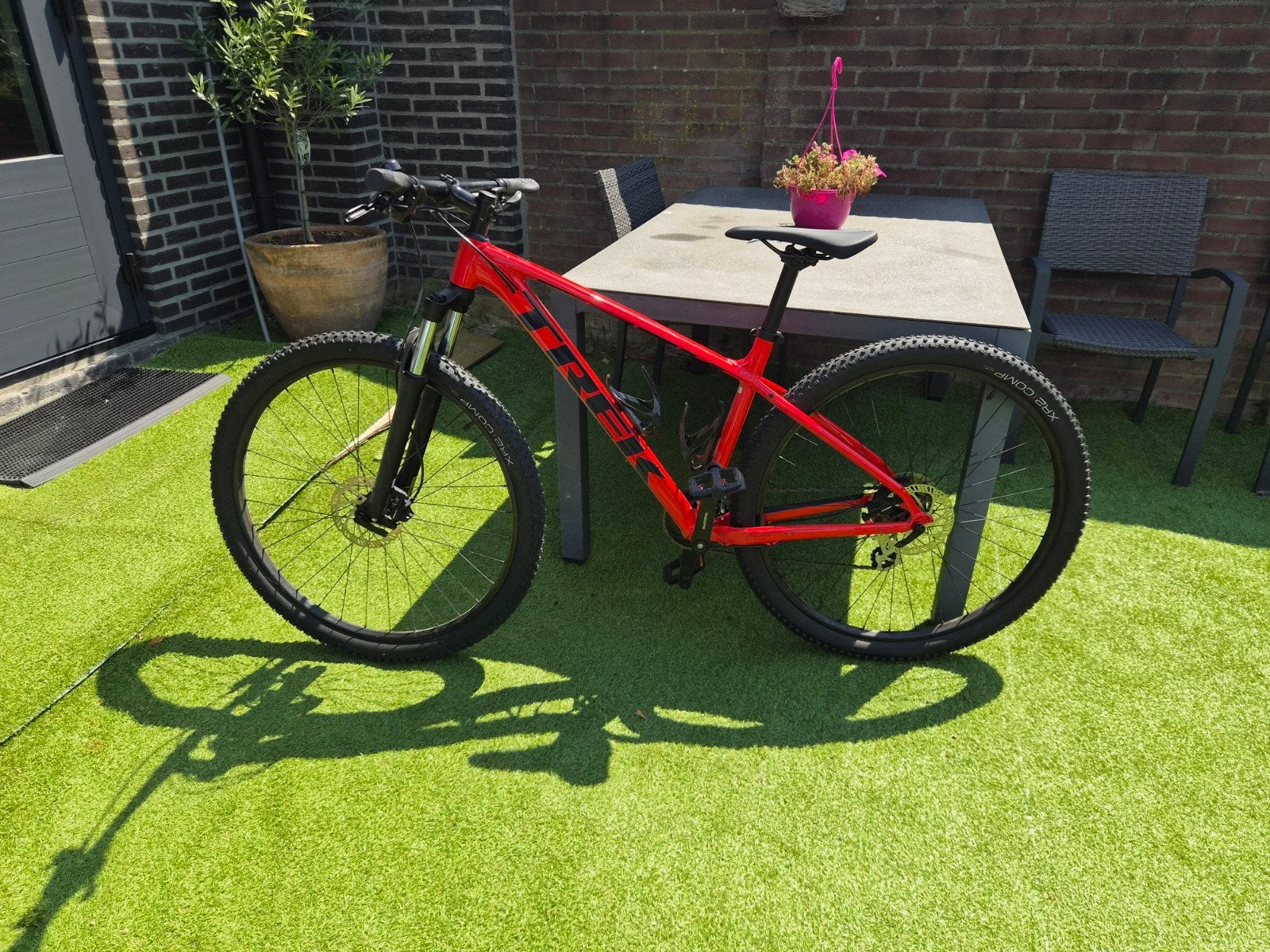 nieuw mountinbike trek marlin 6 rood/zwart maat M/L, Fietsen en Brommers, Ophalen, Nieuw, Trek