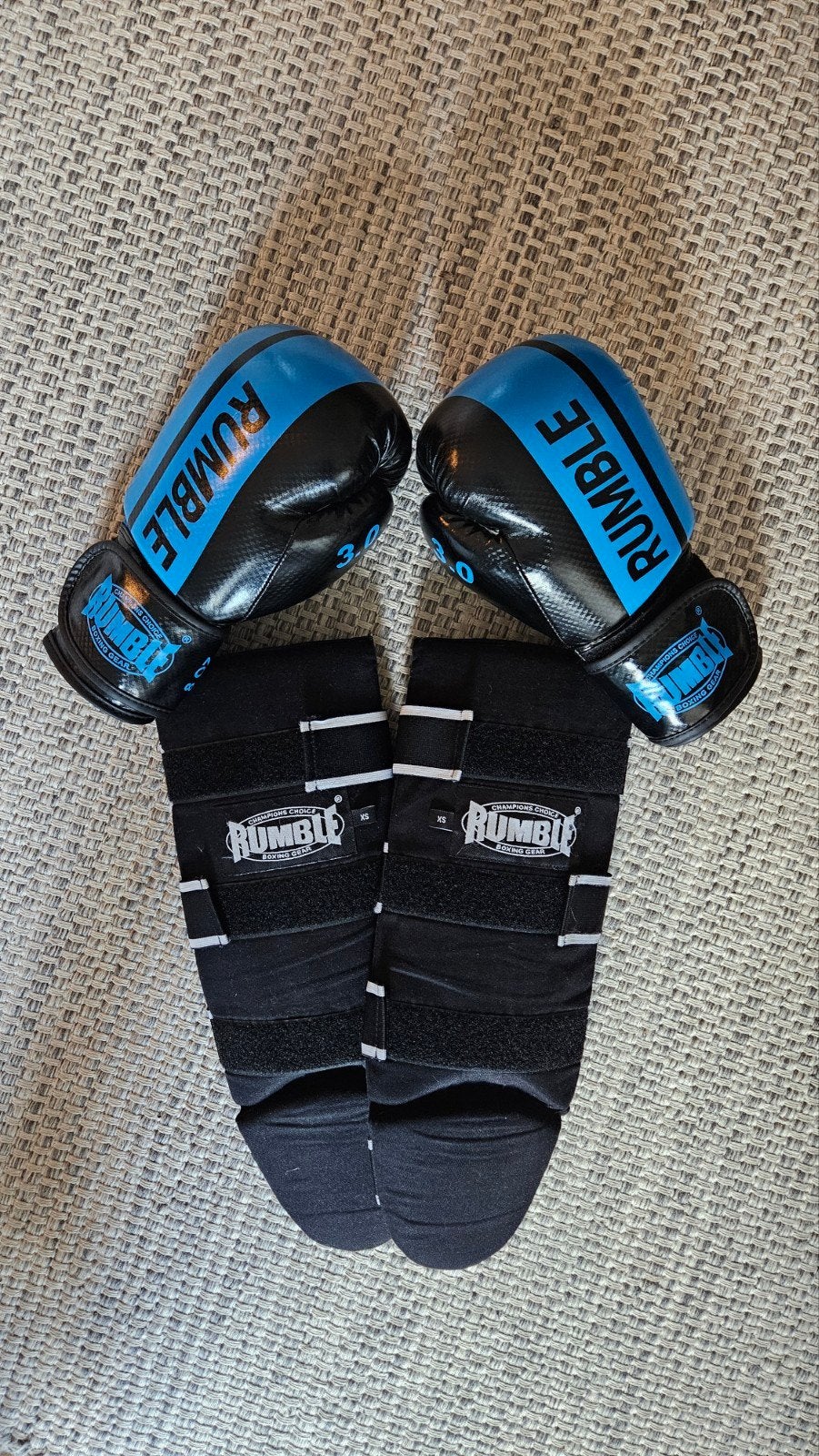 Rumble Junior bokshandschoenen 8oz + scheenbeschermers XS, Maat XS of kleiner, Ophalen of Verzenden, Overige
