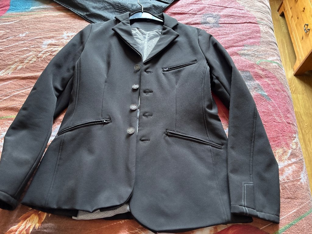Harry's Horse Luciano zwart wedstrijdjasje heren mt 46, Sierdetails, Kinderen, Dressuur, Ophalen of Verzenden