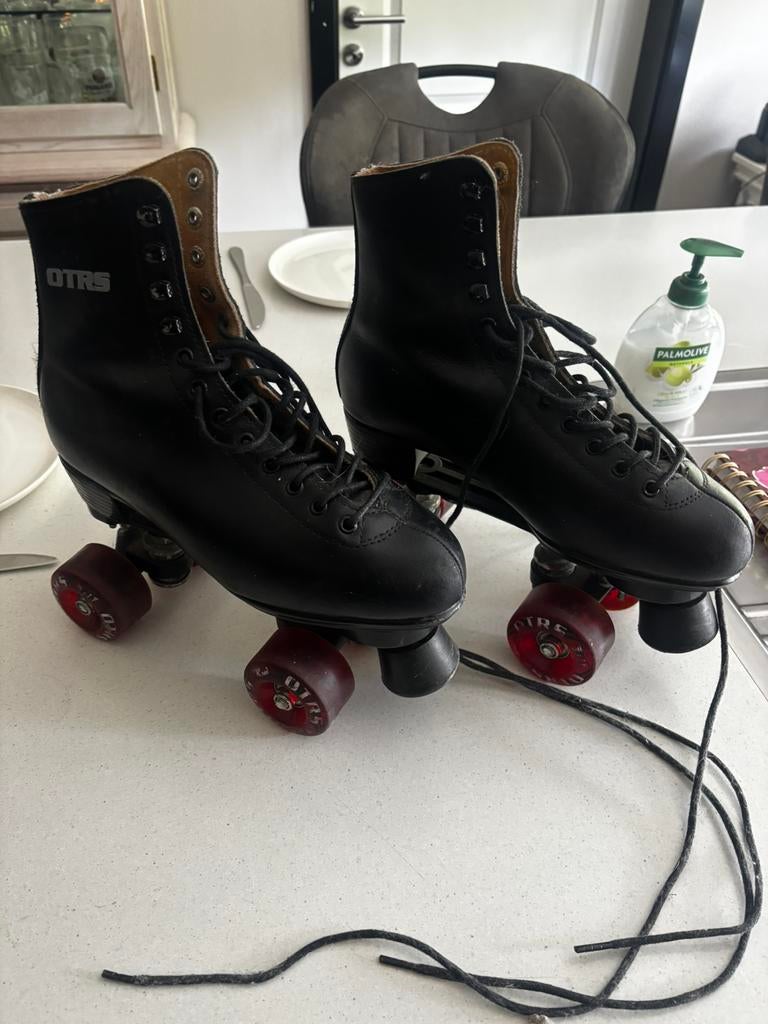 Lederen OTRS rollerskates mt 38, Ophalen, Zo goed als nieuw
