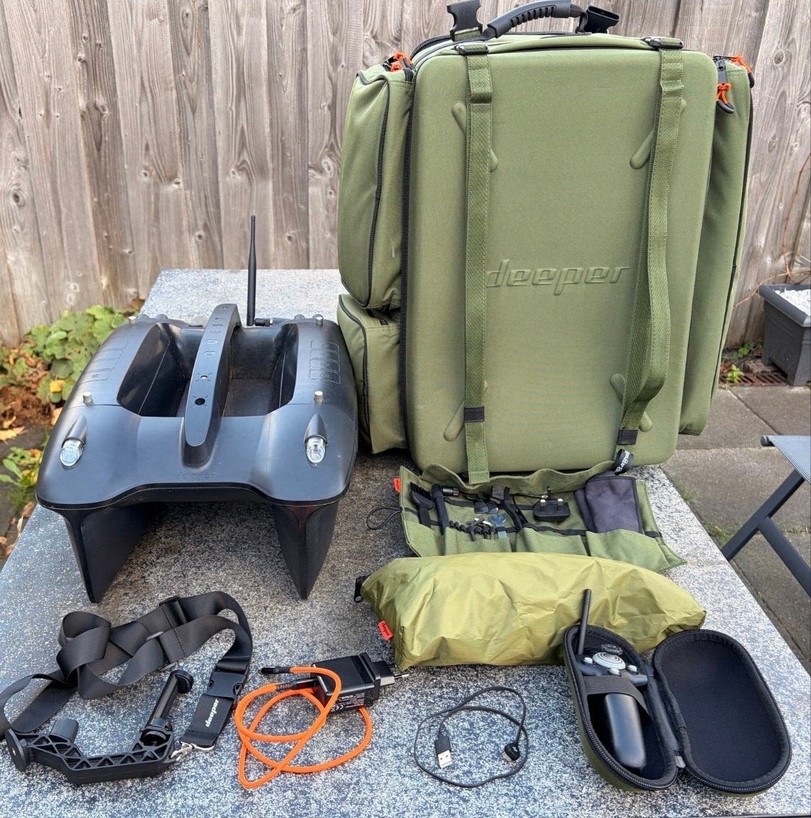 Deeper Quest voerboot met tas en accessoires, Ophalen of Verzenden, Zo goed als nieuw, Overige typen