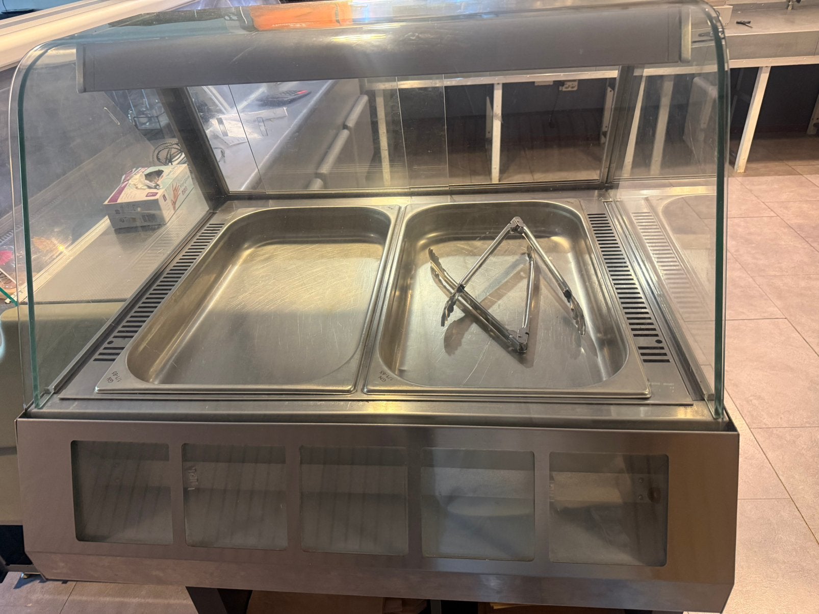 Warm- koud buffet vitrine, Ophalen