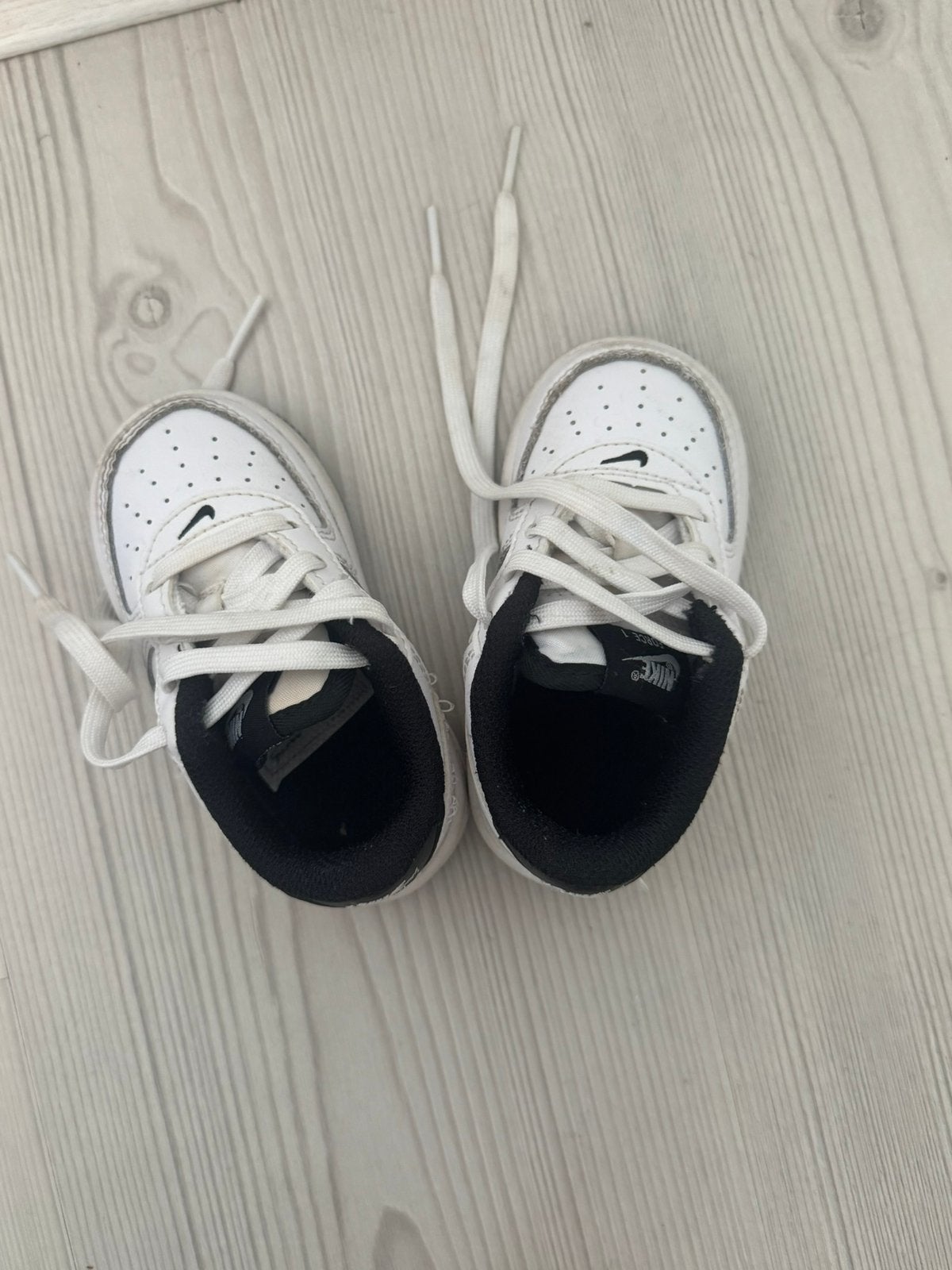 Nike airfroce kind, Ophalen of Verzenden, Zo goed als nieuw, Schoenen