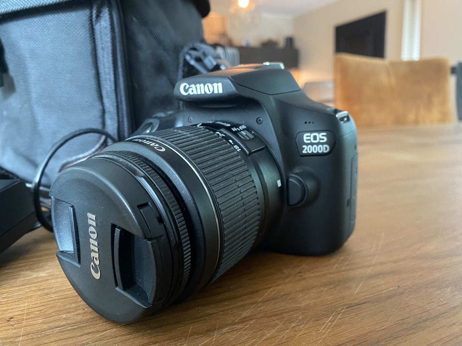 Canon EOS 2000D met goede lens, WiFi  met camera tas, Ophalen, Accu, Spiegelreflex, Canon