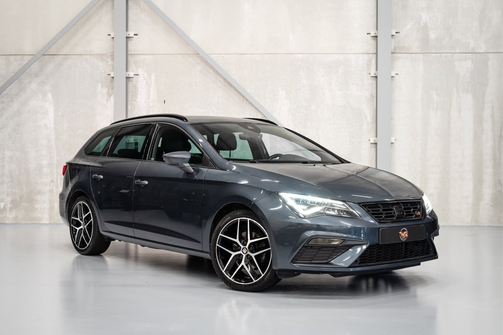 Seat Leon ST 1.5 TSI FR Business Intense | Virtual Cockpit |, 4 cilinders, Leon, Leder en Stof, Origineel Nederlands