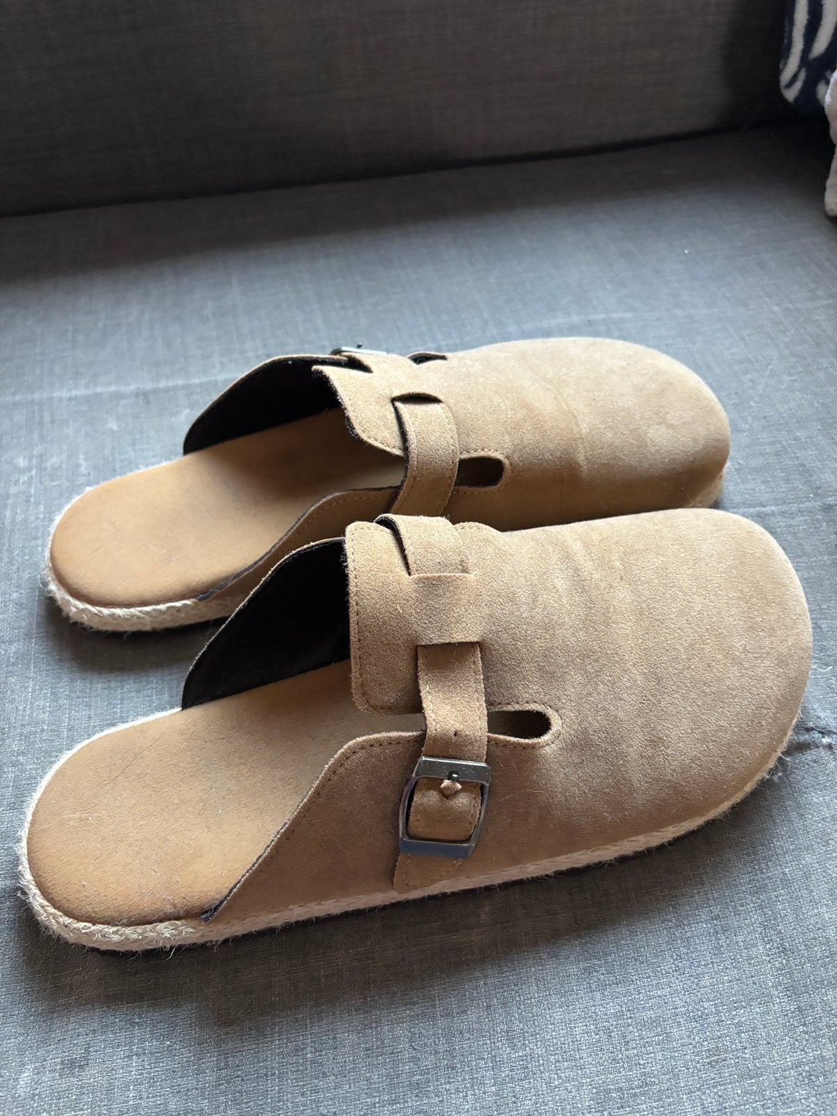 Dames klompen, Kleding | Dames, Ophalen of Verzenden, Zo goed als nieuw, Beige, Instappers