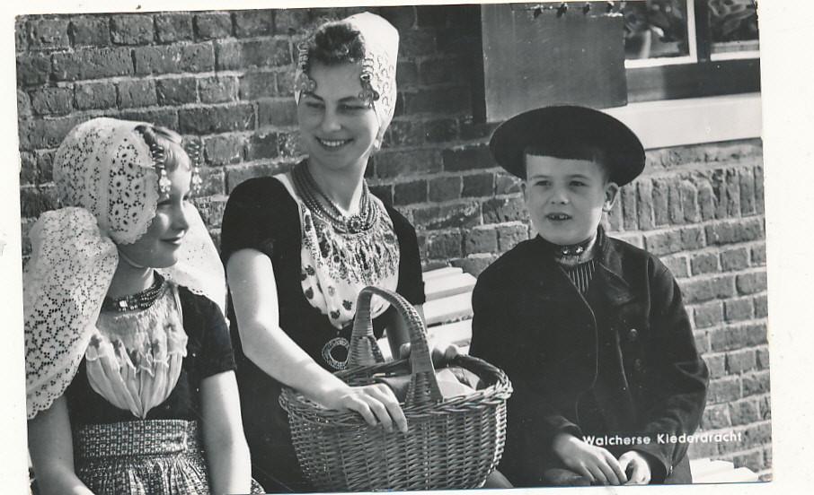 11009 Walcherse klederdracht, Ophalen of Verzenden, 1940 tot 1960, Klederdracht