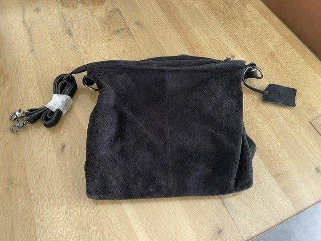 TE KOOP:  twee modieuze handtassen voor EUR 15,00, Ophalen of Verzenden, Zo goed als nieuw, Overige kleuren, Handtas